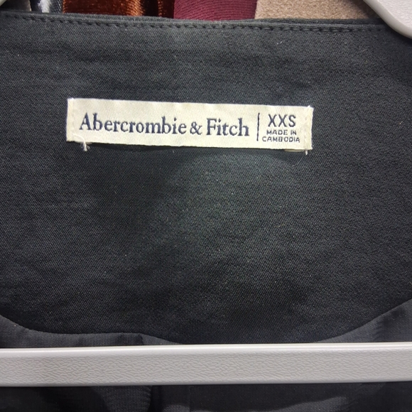 Abercrombie & Fitch Black Tailored Button Vest - Picture 2 of 5